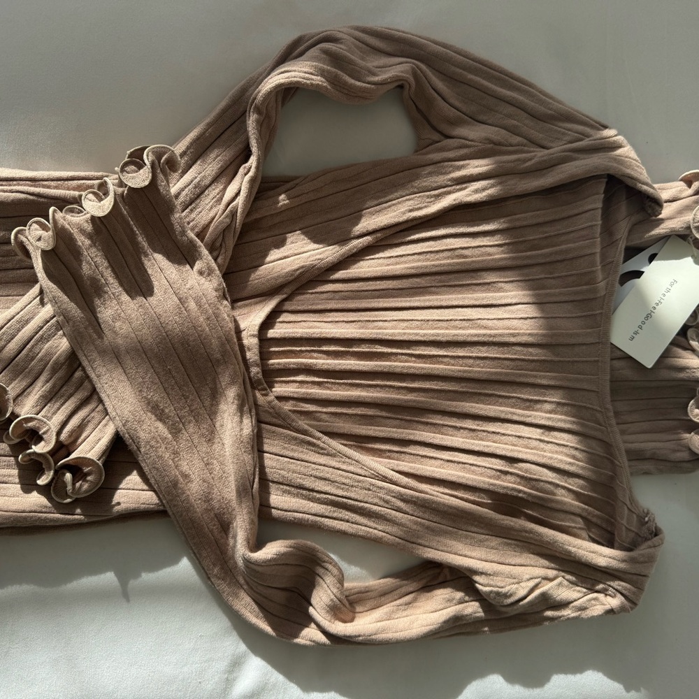 Commense Beige Ribbed Knit Maxi Dress with Gorgeous detail NWT🤎 - Picture 2 of 4